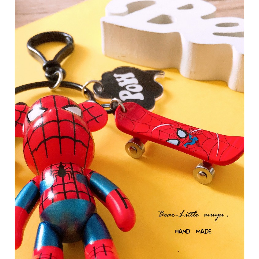 ✈正版POPOBE 迷你滑板蜘蛛人小熊 創意造型 鑰匙圈 合金滑板車 吊飾  🐳小熊 掛件 禮物