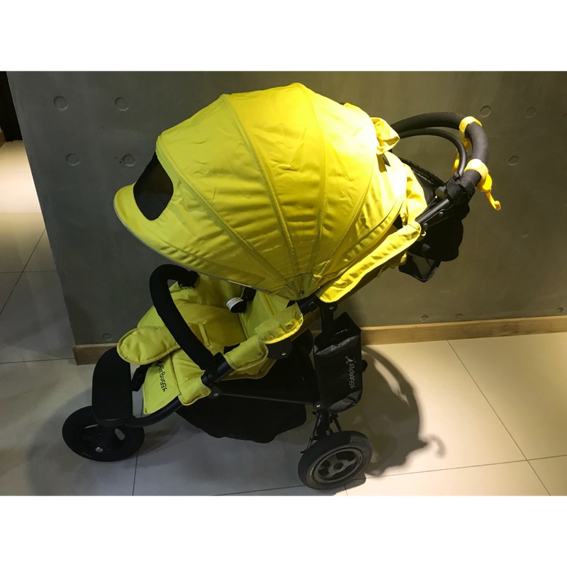 Airbuggy brake鮮黃色嬰兒車（購於愛兒百趣）