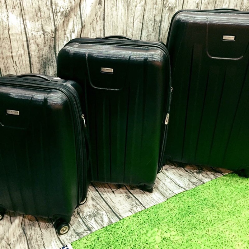 樂易購❤️Ricardo 3個組硬殼行李箱組-極緻黑