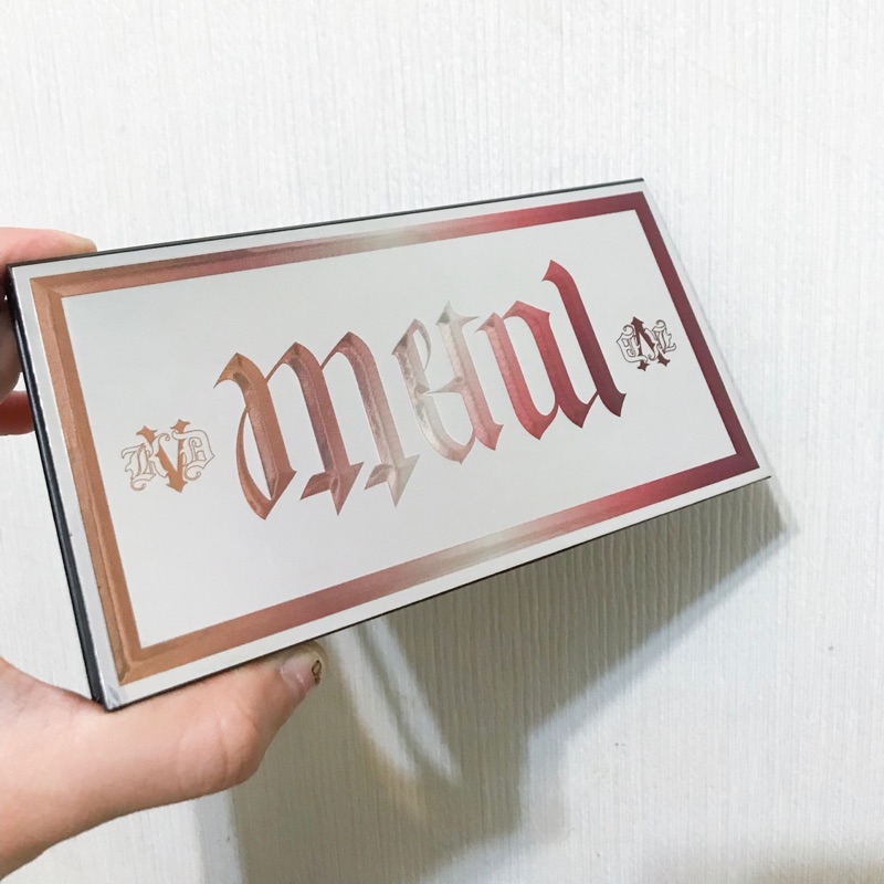 Kat von d 眼影盤 metal matte palette