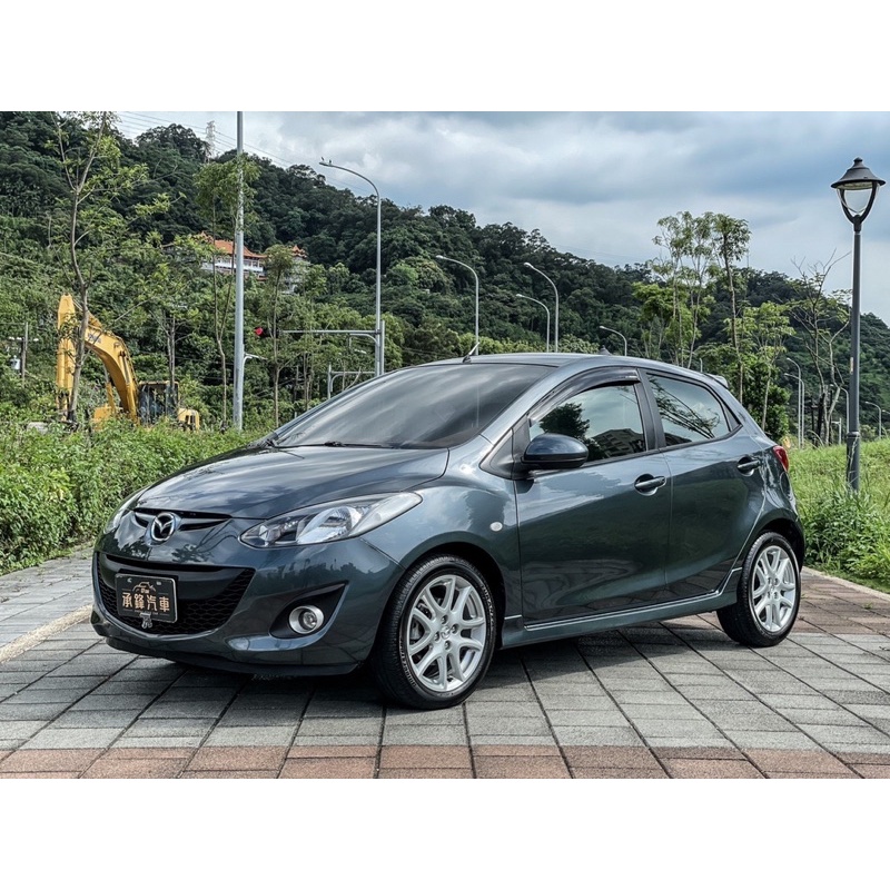 日本進口 MAZDA2 時尚安全小車