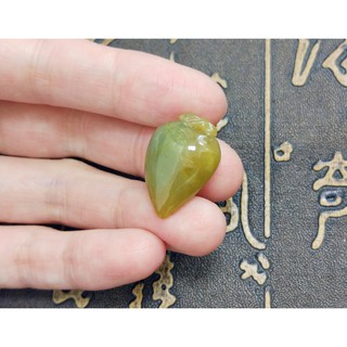 【禾賢行】天然翡翠.緬甸玉.黃翡蜜糖黃-福瓜.手工精雕墬子.項鍊.玉珮.90356020475