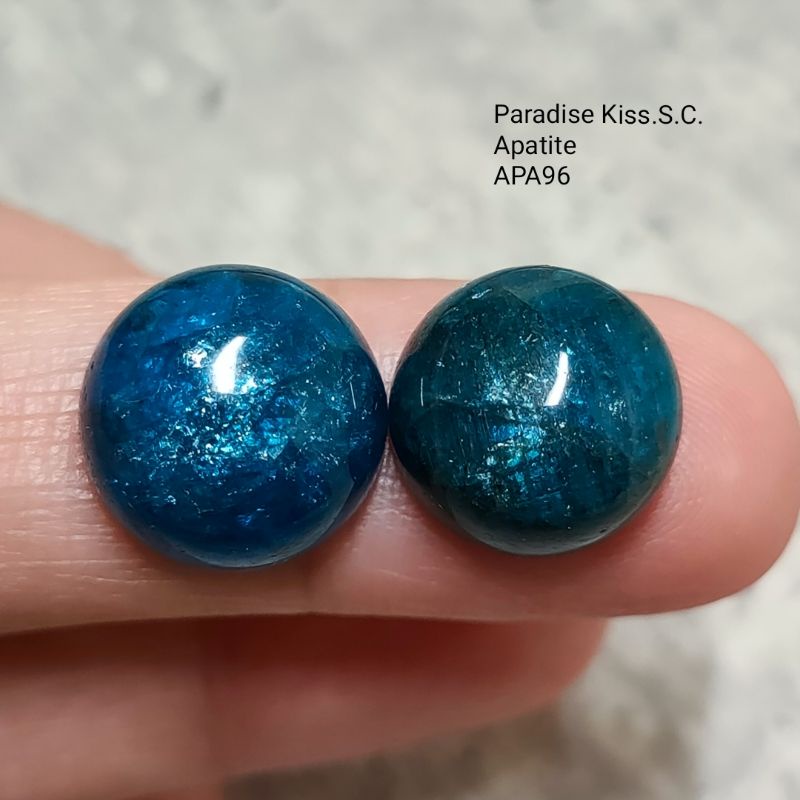 💎APA96.Apatite.天然星光體藍磷灰石.絕美的深海藍色系.無孔完整體(鑲嵌款裸石).2顆1組