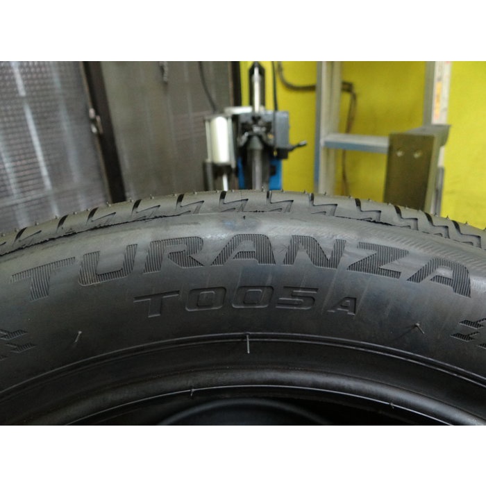 まとめ買いでお得 ブリヂストン トランザ T005 215 50R18 50-18 92W AO