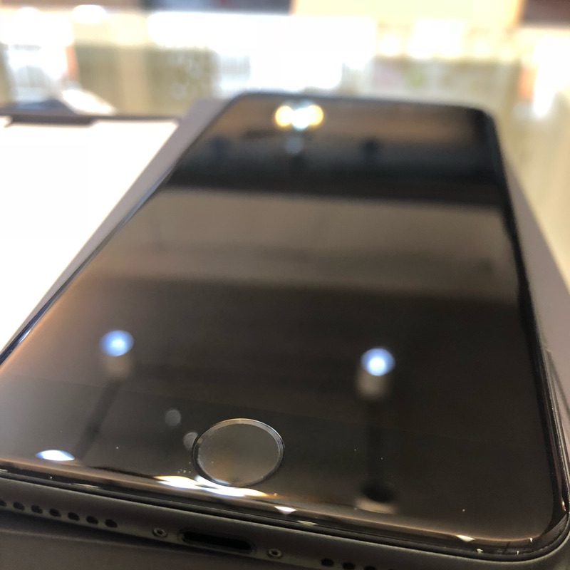 9.8新保固超長iphone8 plus 64黑 盒裝配件在功能正常 整隻包膜保固到2019/2=22499