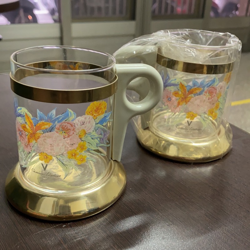 早期的 義大利製 全新二入范倫鐵諾花朵圖案玻璃帶坐把茶杯❣️