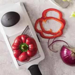 OXO 可調式蔬果削片器