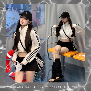 Black Cat & Co. 韓版 運動風 白色 素面 手袖 條紋 三槓 立領 拉鍊 短版 長袖 上衣 外套