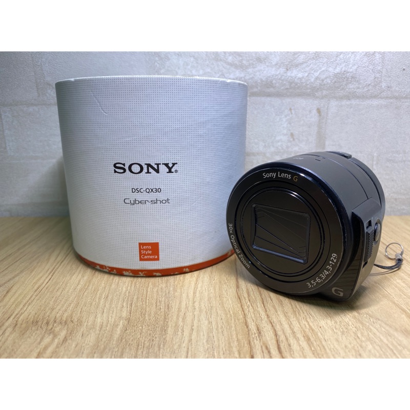 老闆瘋了嗎？Sony Qx30 7成新 只賣 $2548 連接手機（iOS 安卓皆可）遙控拍照 可以議價！