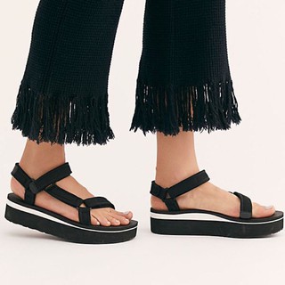 teva flatform universal mesh print