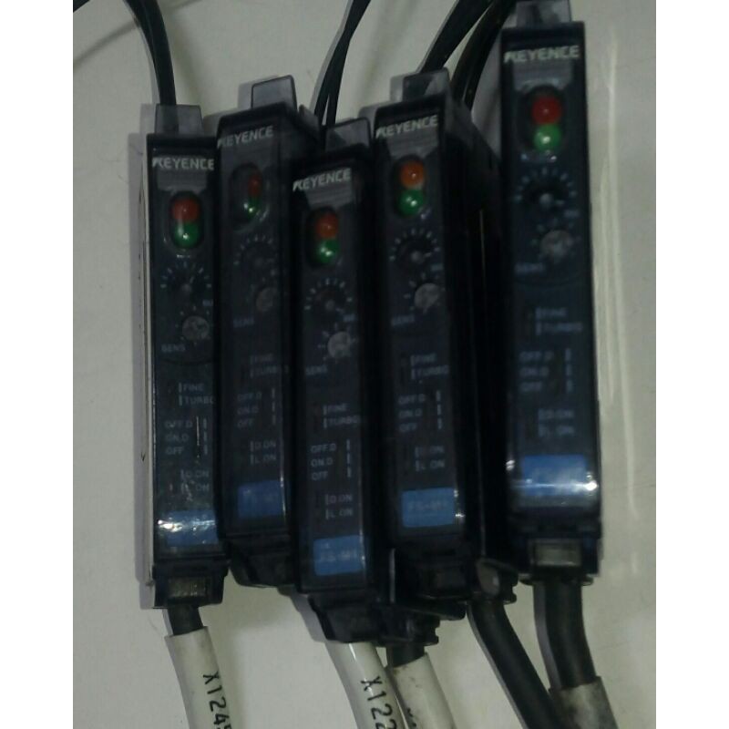 🌞二手現貨保固 KEYENCE 基恩斯 FS-M1 高精度光纖感測器12至24VDC光電傳感器 NPN輸出 光纖放大器
