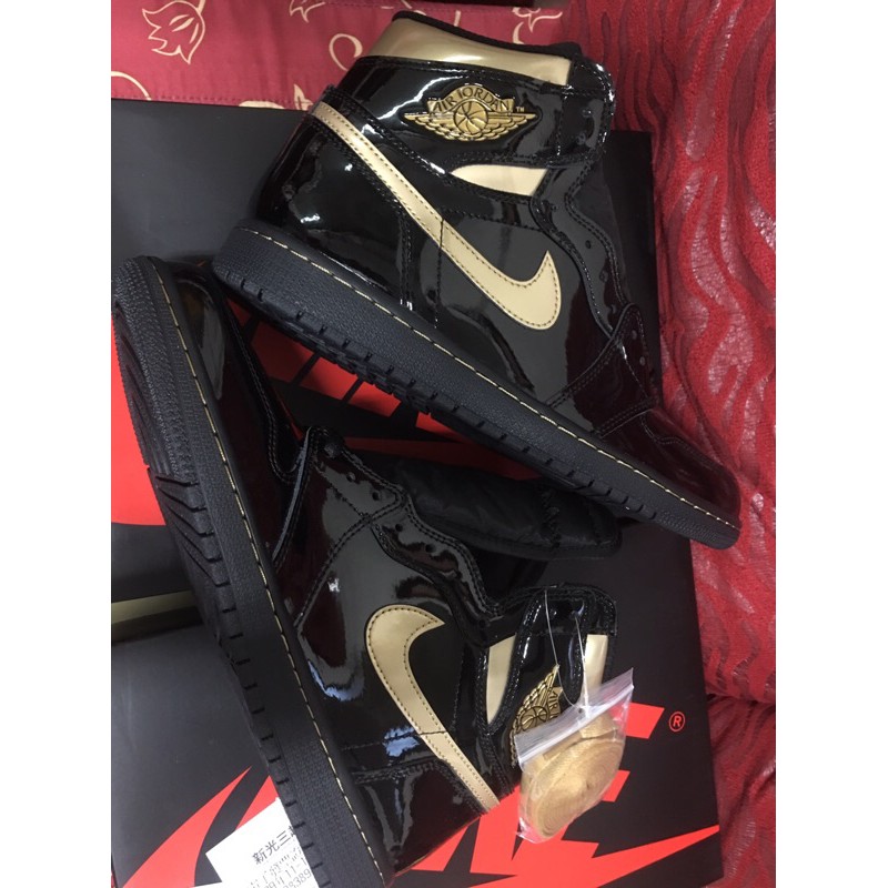 air jordan 1 white black and gold