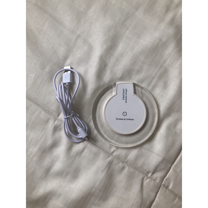 無線充電盤（5V / 2A）無線充電器 phone wireless charger / charging port