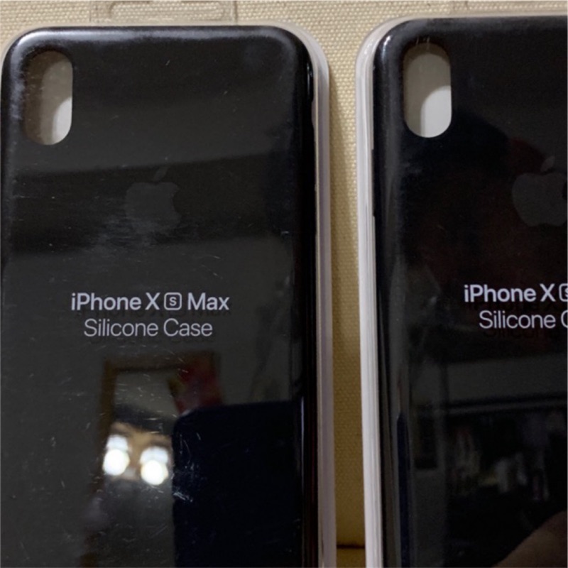 iPhone XS Max，全新原廠，矽膠保護殼，黑色。