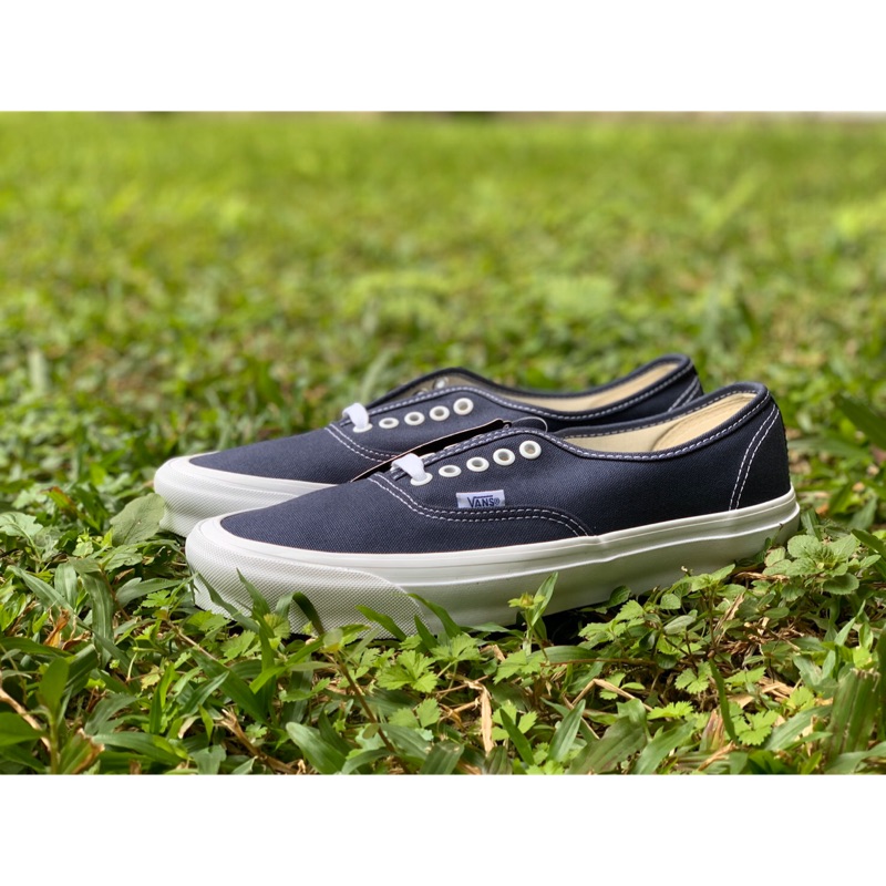 vans vault og authentic lx