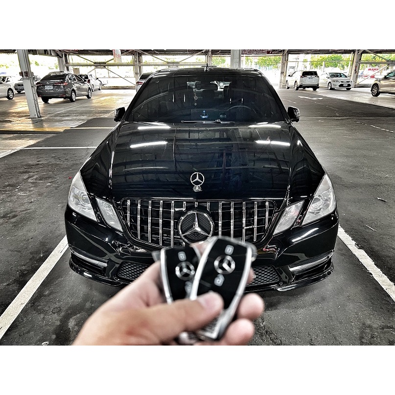 賓士 BENZ W212 E350車型 改裝一鍵啟動+遠程啟動+無鑰匙進入(靠近解鎖+離開上鎖)+兩把新款鑰匙