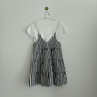 （已售完）雙11特價89元白t+條紋短裙