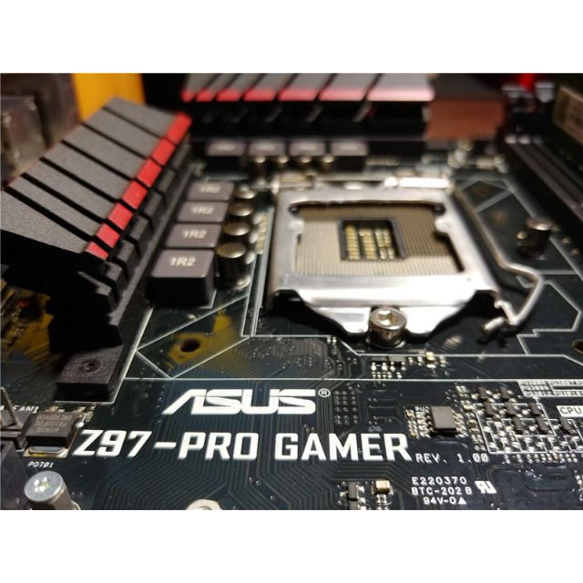 (含運) 華碩z97 pro gamer電競主機板+12G DDR3 1600保固中