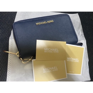 Outlet正品🇺🇸Michael Kors MK 十字紋防刮真皮拉鍊手拿長夾 深藍色 附可拆式手掛繩