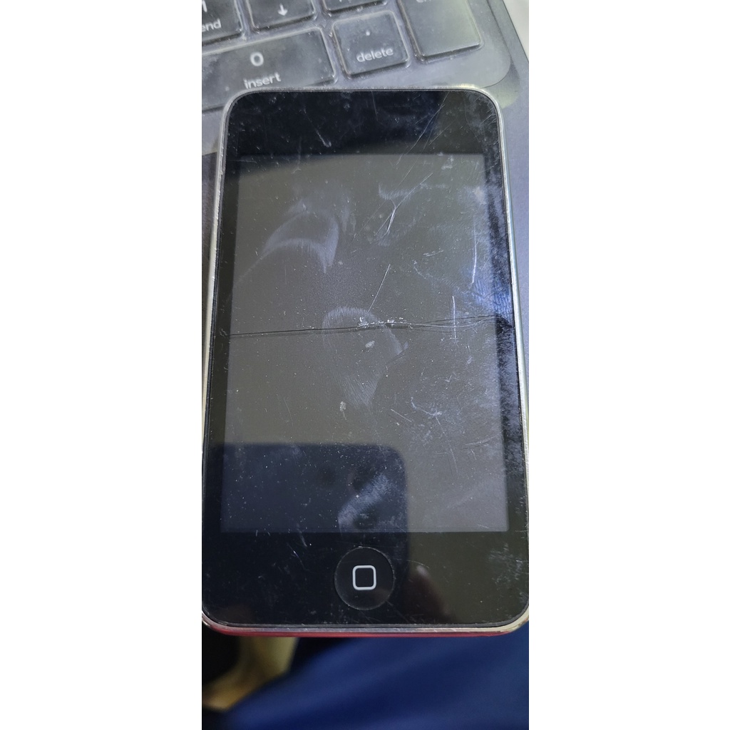 Apple iPod Touch 8G 無法開機 螢幕有裂痕 120元