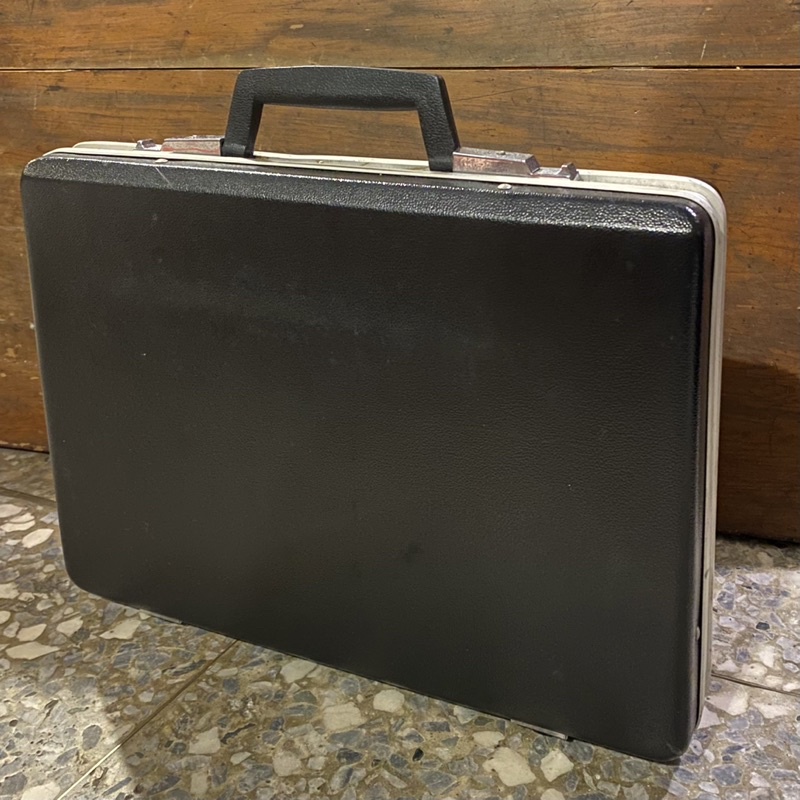 早期 小型黑色硬殼手提箱 手提箱 硬殼手提箱 黑色手提箱 手提箱 行李箱 旅行箱 硬殼提箱 提箱 公事包 公事包手提箱