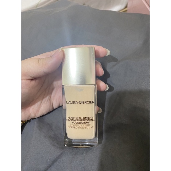 Laura Mercier 煥顏粉露粉底液