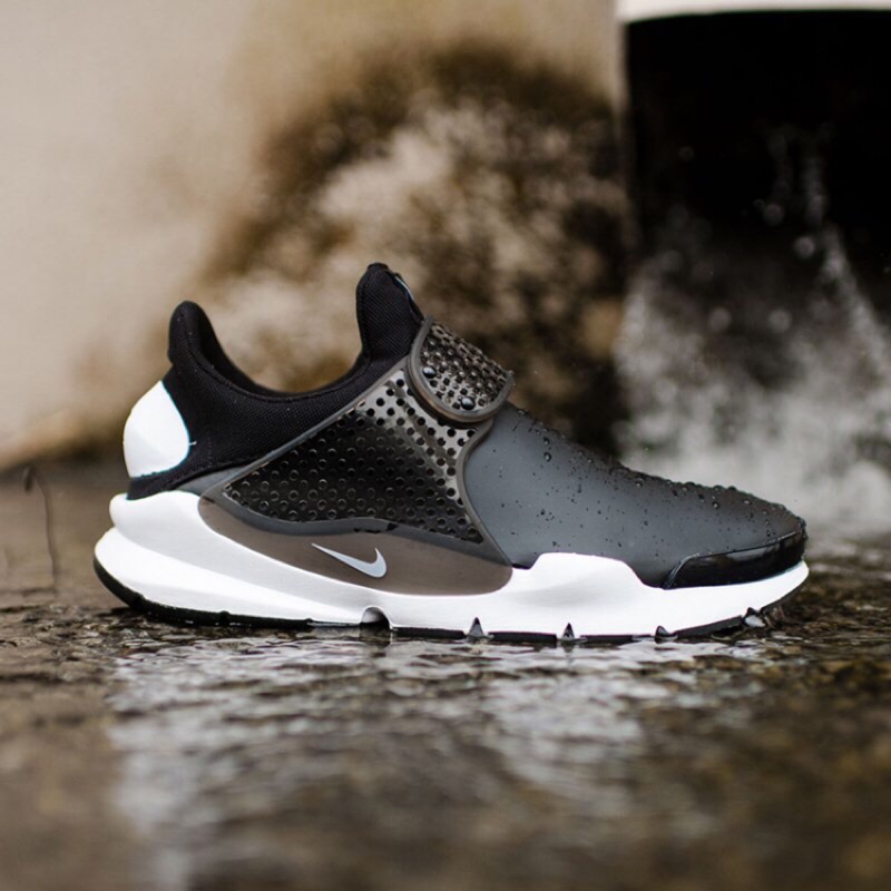 《全新公司貨，便宜牛肉》Nike sock dart 防水皮革 全新台灣公司貨