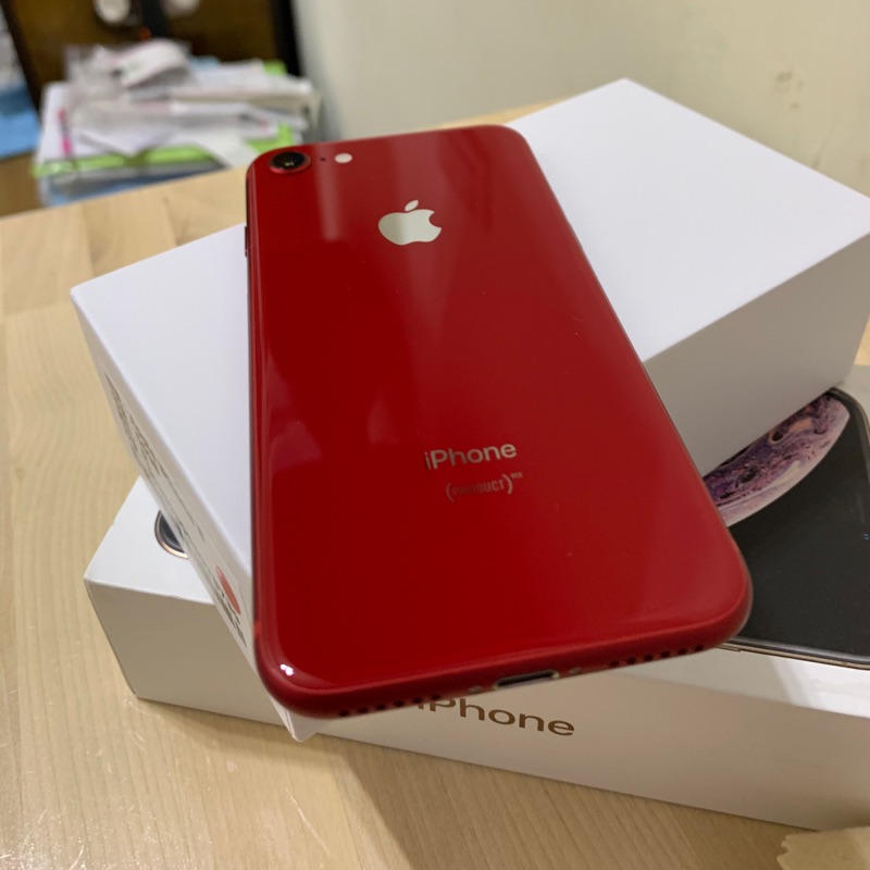 Apple iPhone 8  64gb 9.8成新 紅色 4.7吋 免運
