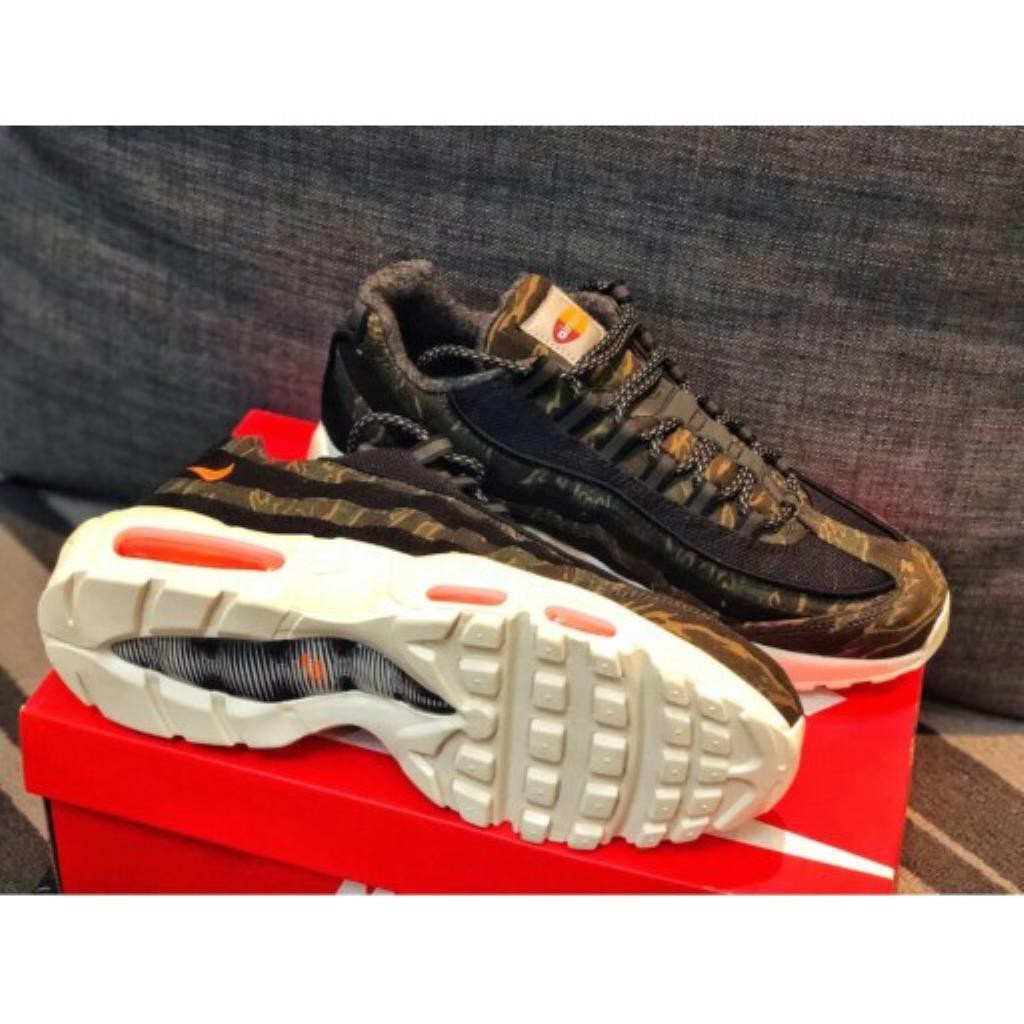 carhartt x nike 95