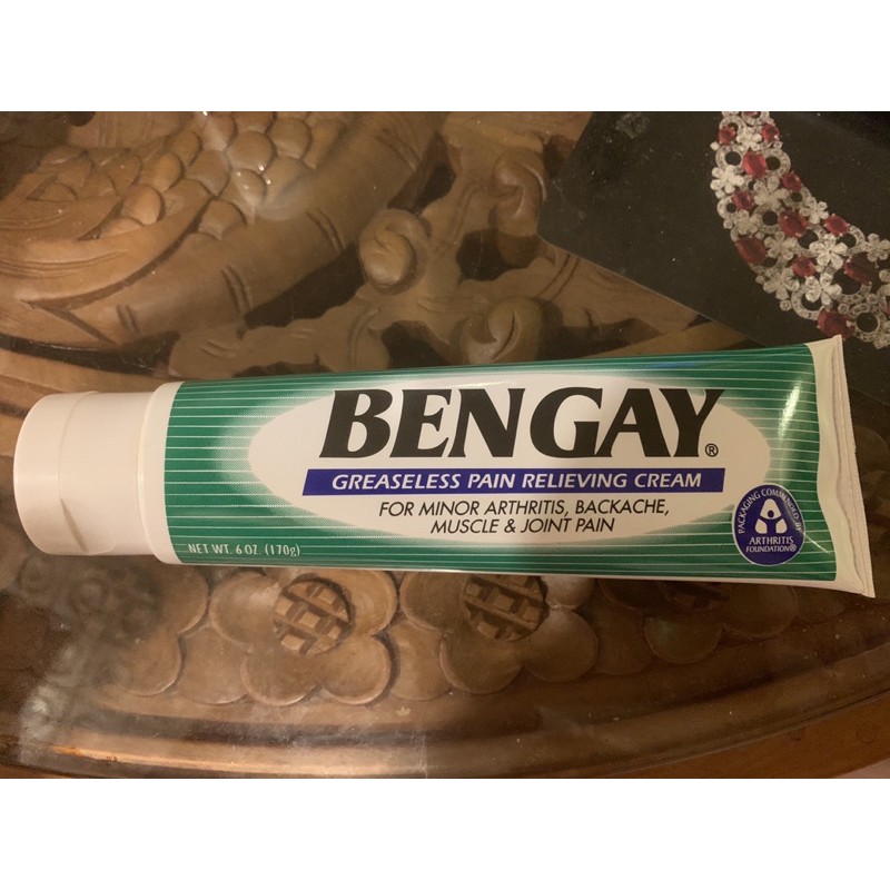 酸痛軟膏（Bengay）