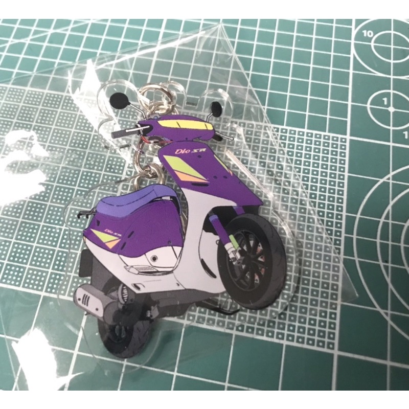 🌟Dio 迪奧 吊飾 小車 造型 鑰匙圈 九爪框 🌟 紫綠 福音戰士配色 碟煞式樣 雙面印色