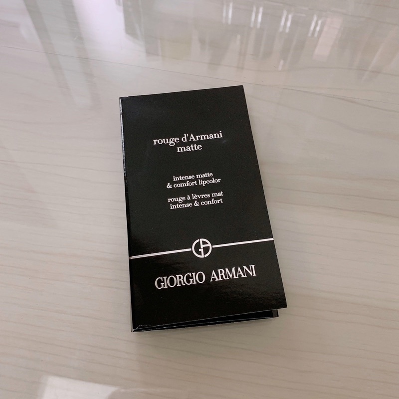 《贈送》全新即期Giorgio Armani 奢華訂製柔霧唇膏 試色卡