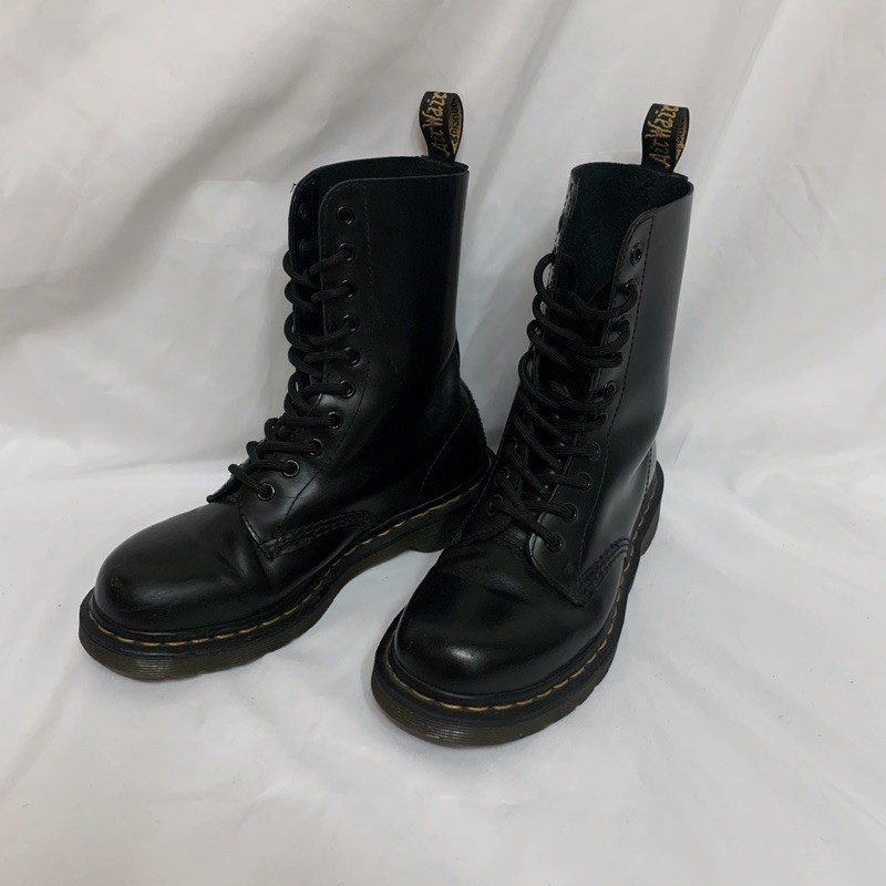 Dr. Martens 1490 Black Noir 10孔🤩