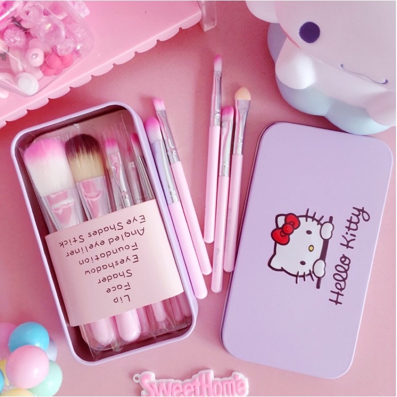 🆕全新🆕 Hello Kitty可愛迷你刷具鐵盒套組 7支/隨身刷具組/腮紅刷/眼妝刷/粉底刷