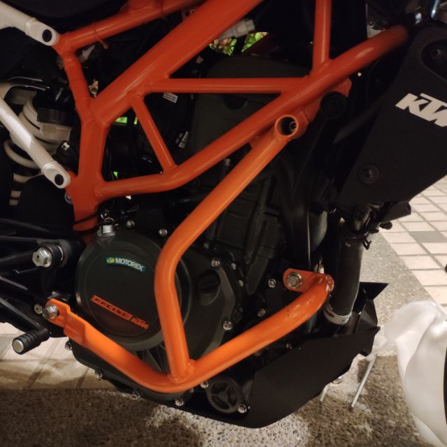 2018 2018 KTM Duke390 防倒桿 保桿 防傾倒 引擎保桿 引擎防撞 引擎防倒