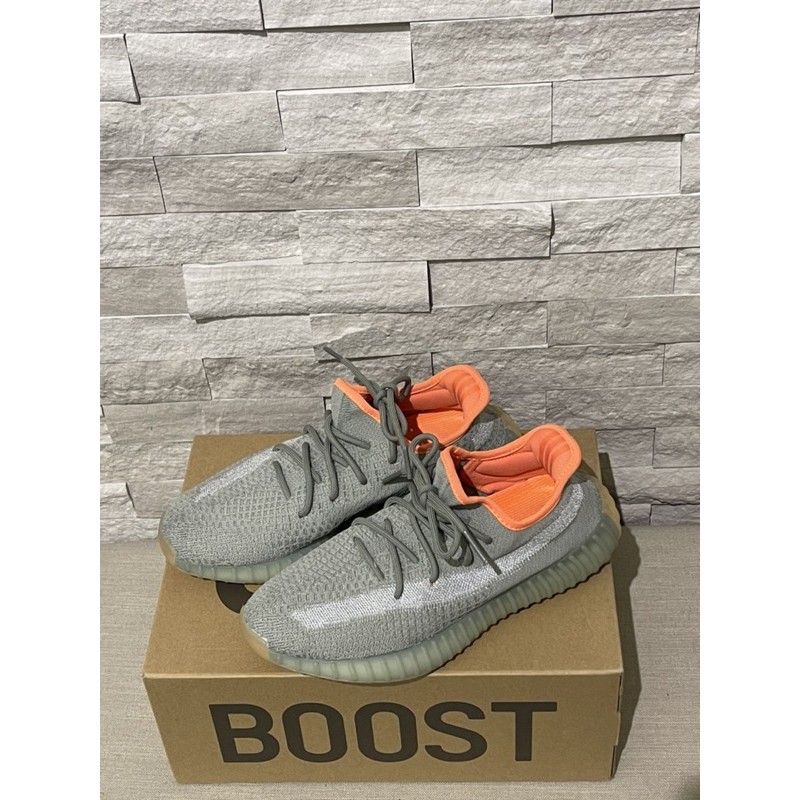 正貨 ADIDAS YEEZY BOOST 350 V2 DESERT 側邊反光 灰 橘 男女款 FX9035