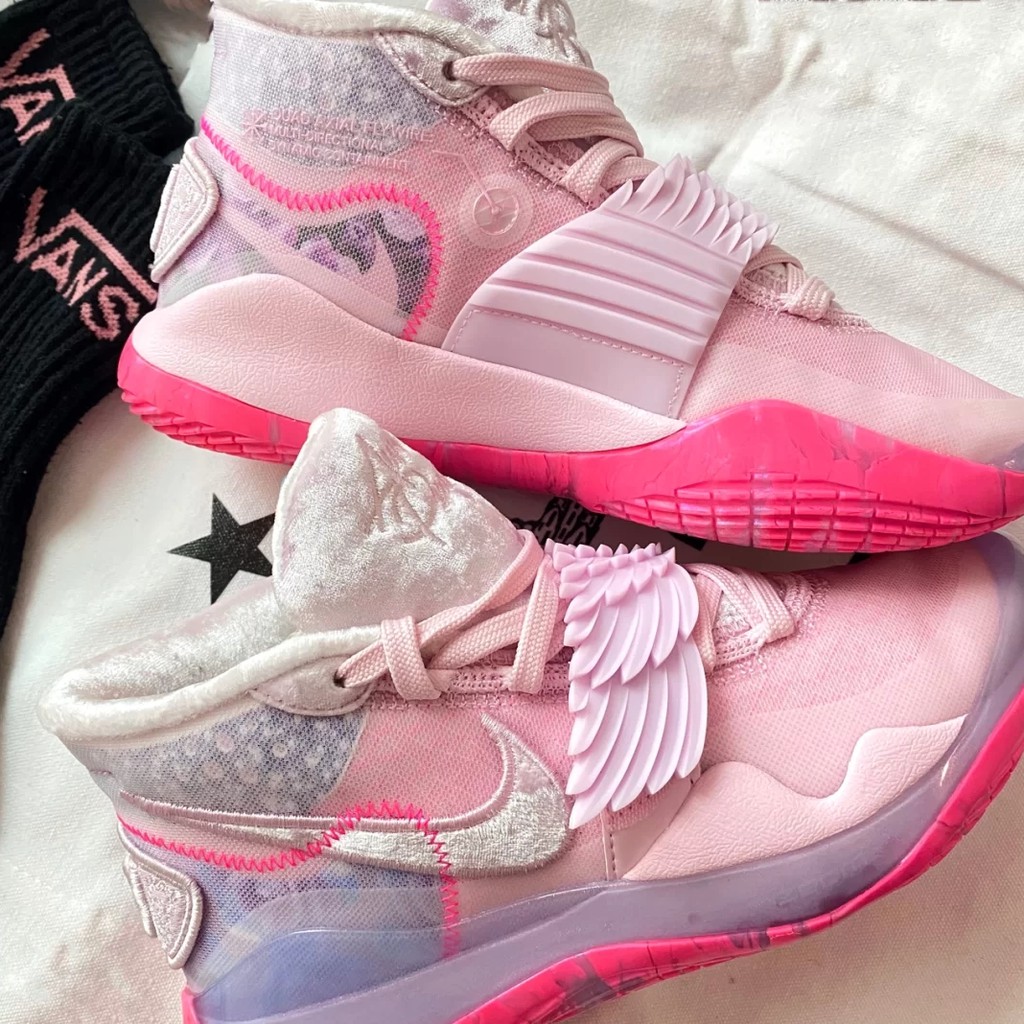 kyrie 5 aunt pearl