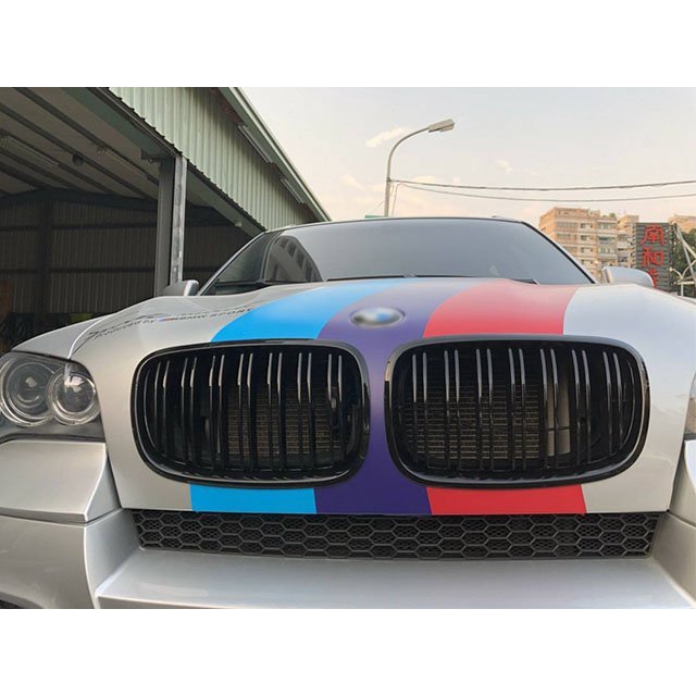 台灣之光 全新BMW 寶馬 E70 X5 E71 X6 X5M X6改M款雙線亮光黑亮黑鼻頭水箱罩組台灣製