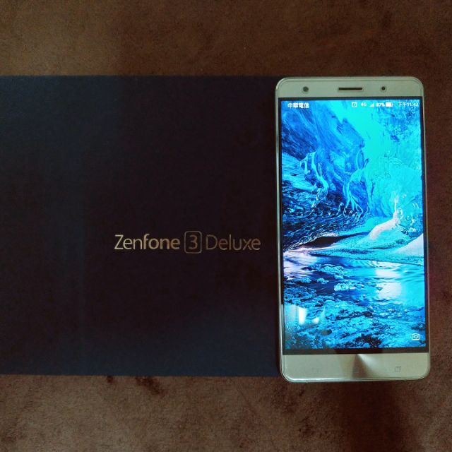 Asus ZenFone 3 Deluxe zs570kl 6G 64G 銀色 送鋼化膜空壓殼