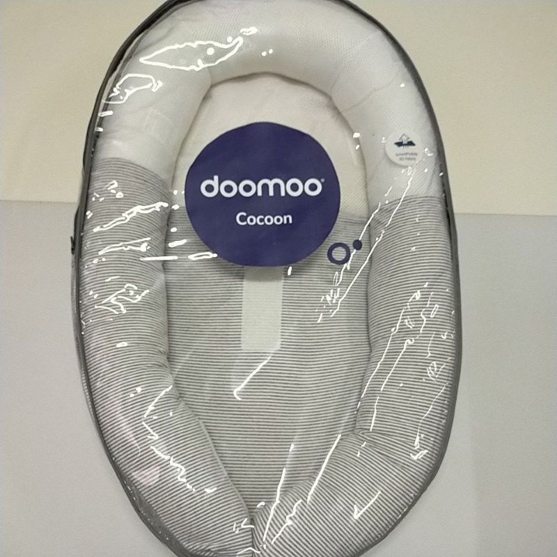 [二手] 比利時 doomoo 嬰兒安全環抱睡窩/行動床 經典灰