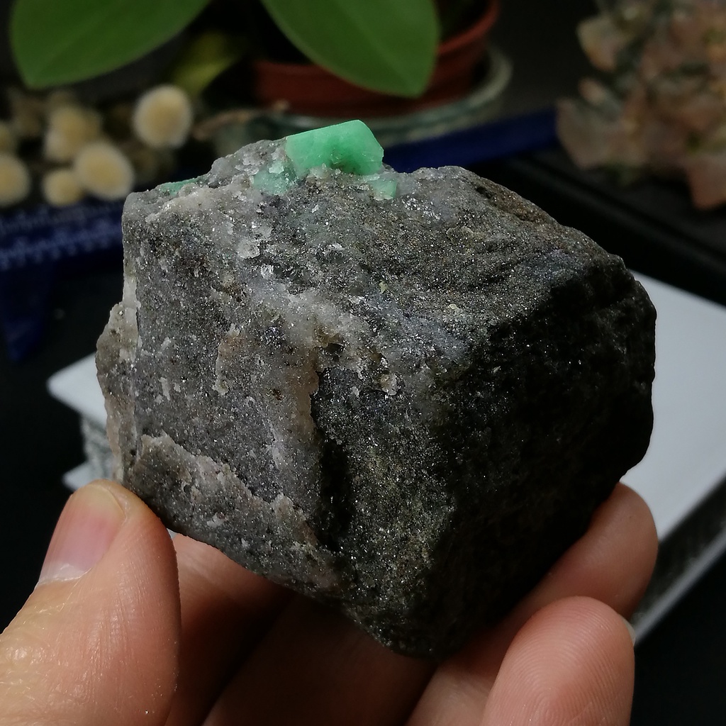 [友克鑫礦業]ba55約重113.3g 祖母綠原礦 Emerald 綠柱石 綠寶石 晶礦 擺件