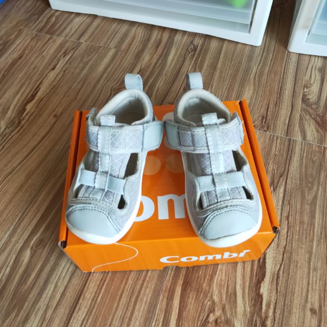 Combi棉花糖嬰兒機能學步鞋13.5號（灰色）加贈粉紅色洞洞鞋