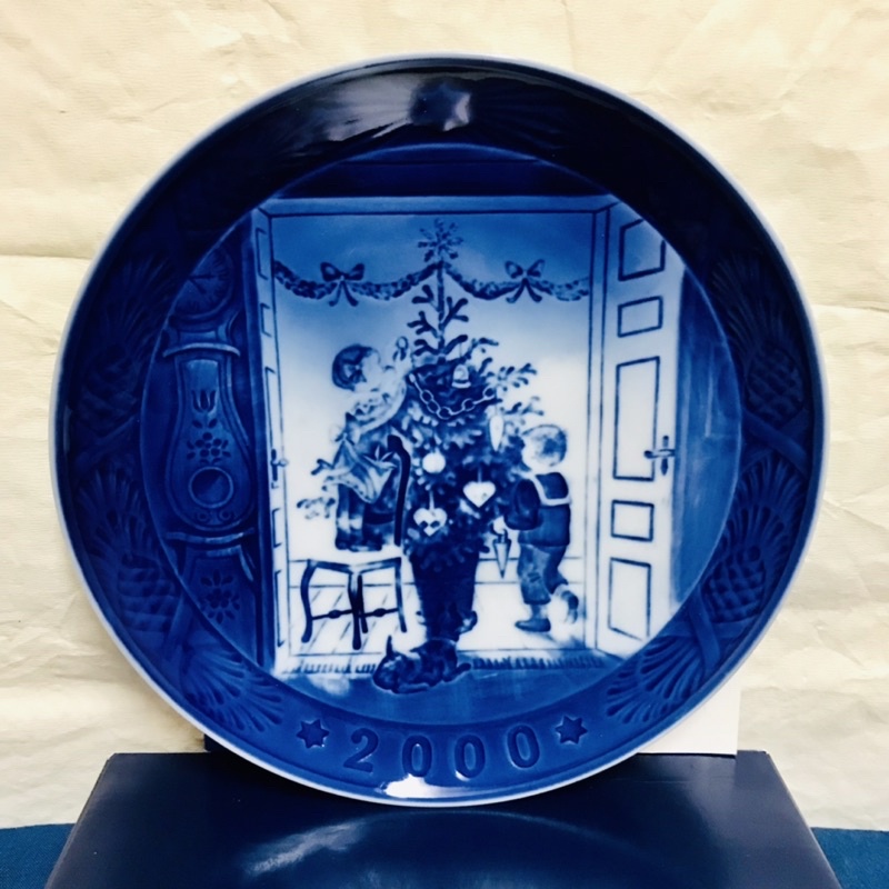 皇家哥本哈根Royal Copenhagen 2000年度 主題聖誕節版 手工彩繪陶瓷盤 裝飾盤 餐盤 收藏(原盒裝)