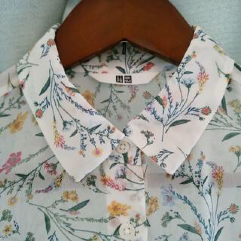 全新 Uniqlo 碎花雪紡襯衫 M 蝦皮購物