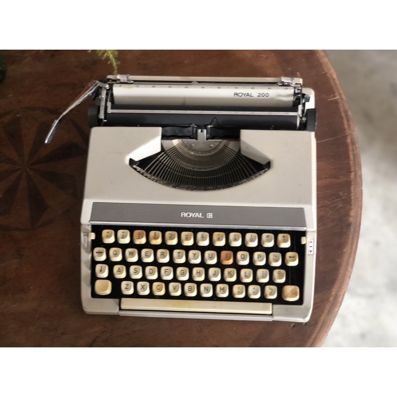 【福三】打字機 機械式打字機 Royal 200