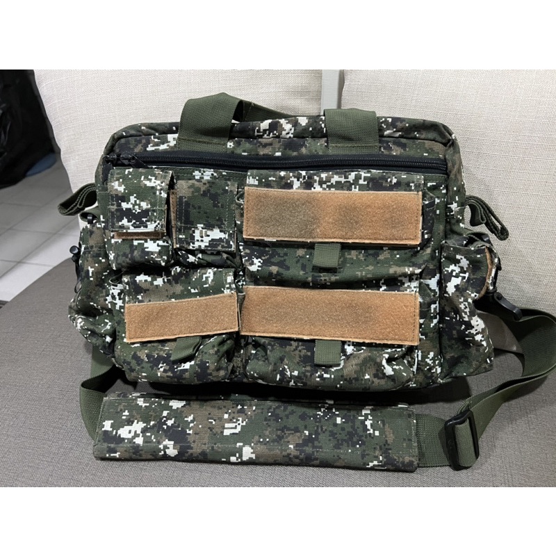象牌 陸軍數位迷彩行政參謀袋 手提包 肩背包 側背包