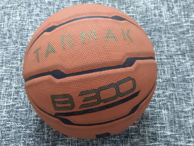 打過兩次室內籃球(7號) TARMAK B300 | 蝦皮購物