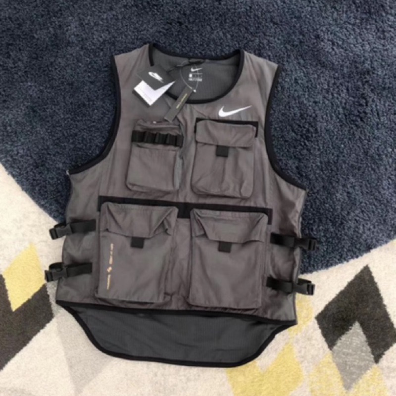 black nike tech tracksuit