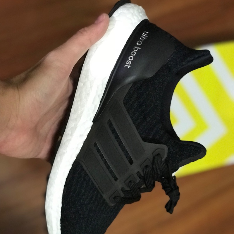 Ultra boost 3.0 黑白 25cm