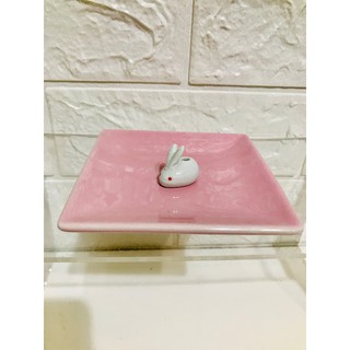 日本帶回日本香堂兔型香立陶瓷香皿 粉/粉黃